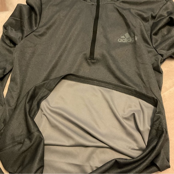 Adidas tech 1/4 zip CE7641 size small - Picture 9 of 10